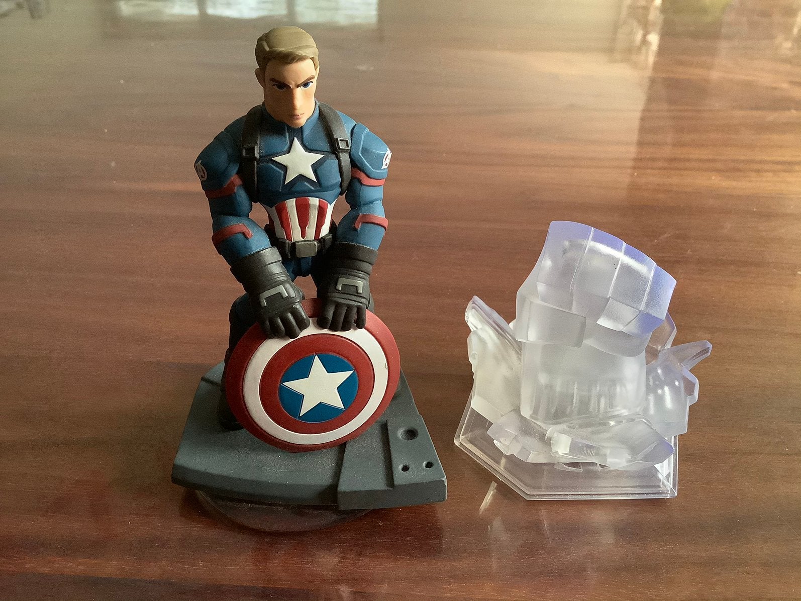 Disney Infinity 3.0 - Marvel Battlegrounds Captain America, Ophalen of Verzenden, Overige figuren, Zo goed als nieuw, Beeldje of Figuurtje