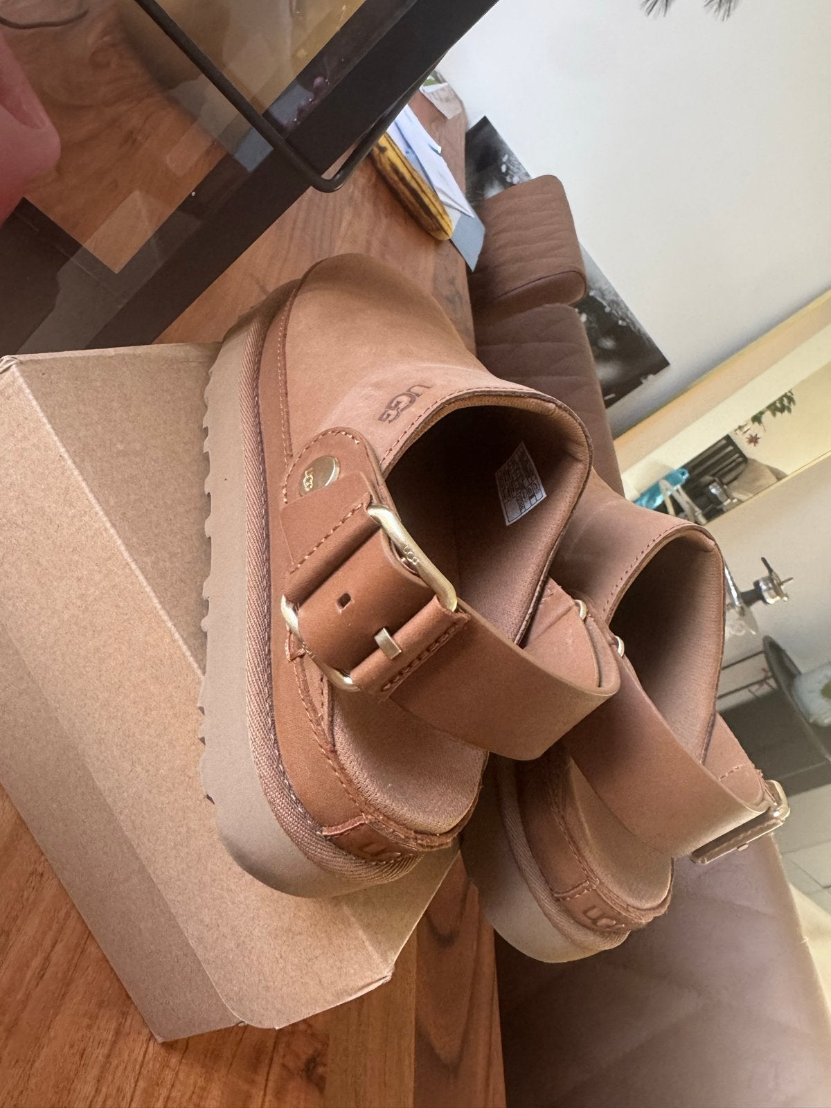 Ugg Villa Klomp Maat 37 (valt als 36), Ophalen of Verzenden, Nieuw, Bruin, Pantoffels of Sloffen