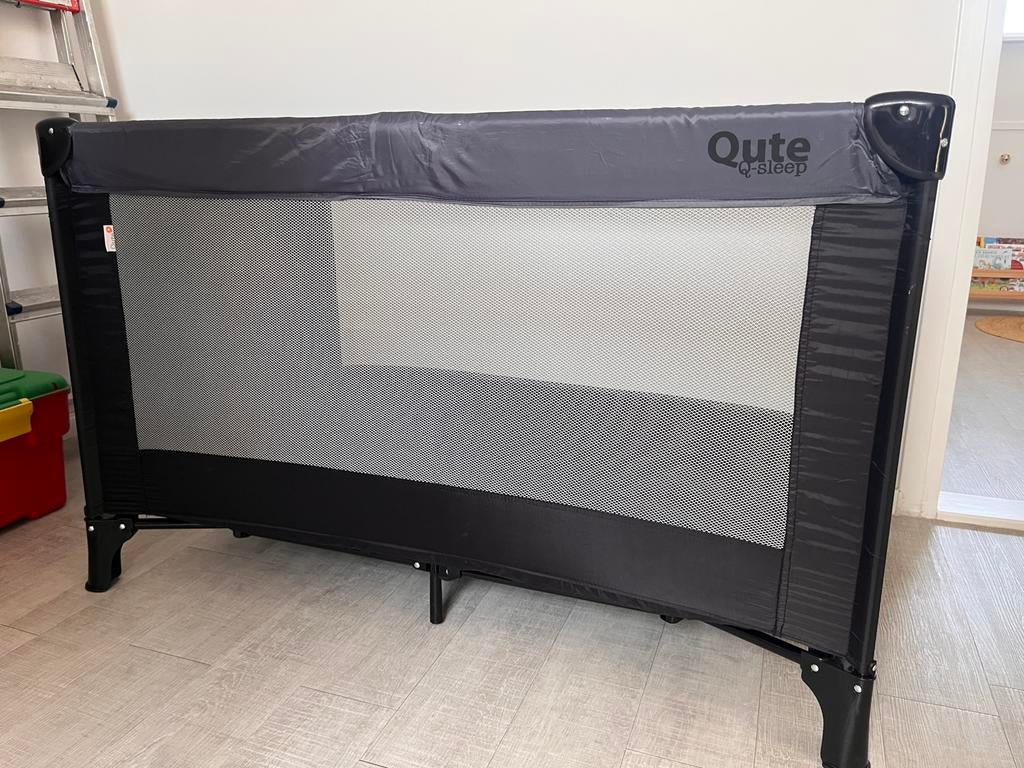 Camping bed Qute, Kinderen en Baby's, Ophalen, Zo goed als nieuw, Reisbedje