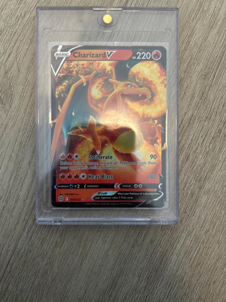 Pokémon Kaart Charizard V (SWSH050) - Zo goed als nieuw, Ophalen of Verzenden, Nieuw, Losse kaart