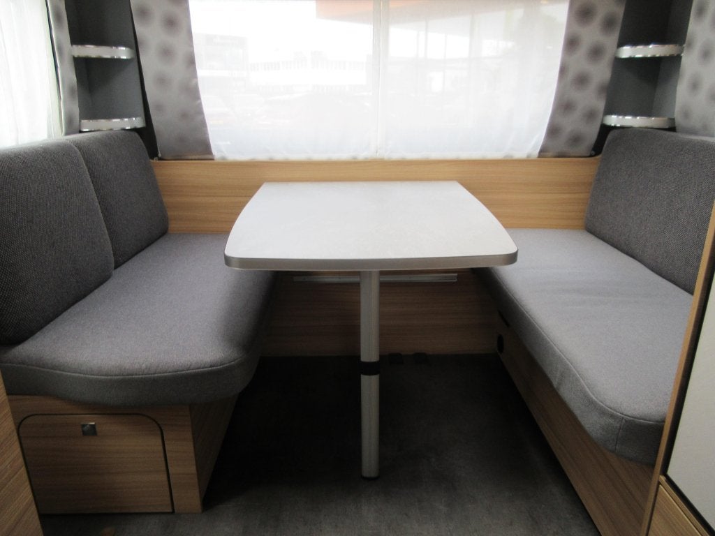 Dethleffs Camper Avantgarde 460 EL LUIFEL MOVER VLOERVW., Caravans en Kamperen, Caravans, Overige typen, Dethleffs, 5 tot 6 meter