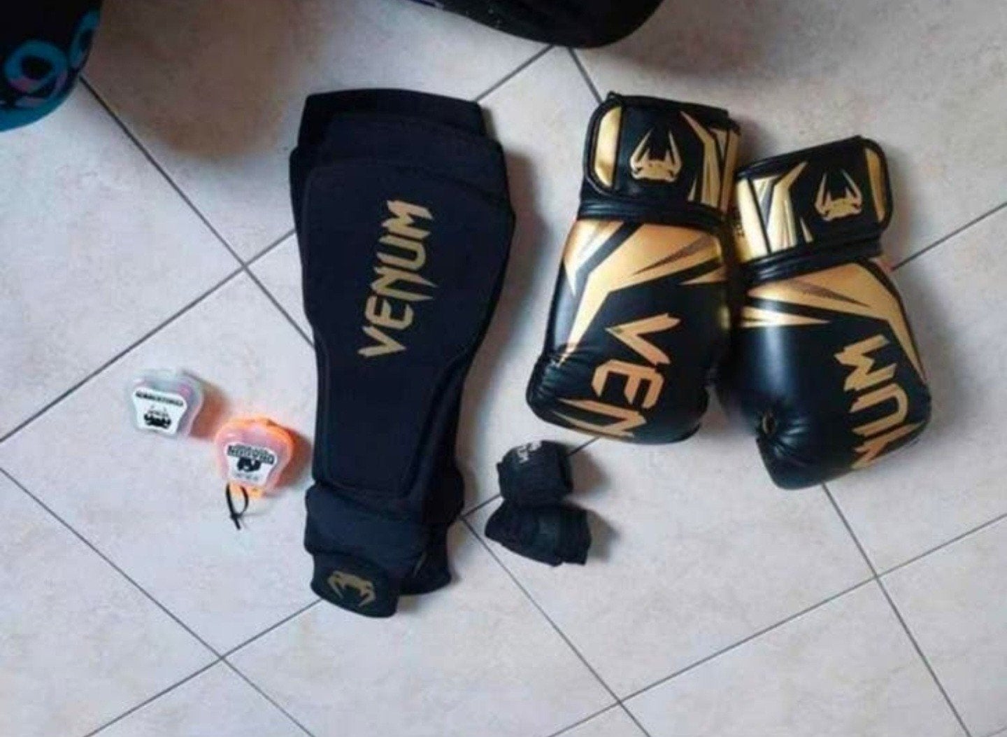 Kick box set venum, Sport en Fitness, Vechtsporten en Zelfverdediging, Overige, Vechtsportbescherming, Nieuw, Maat M