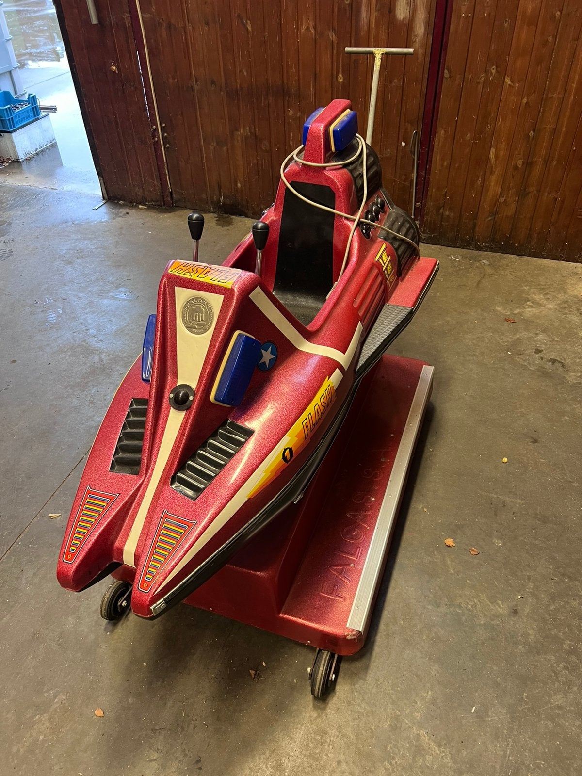 Falgas kiddy Ride raket, Ophalen