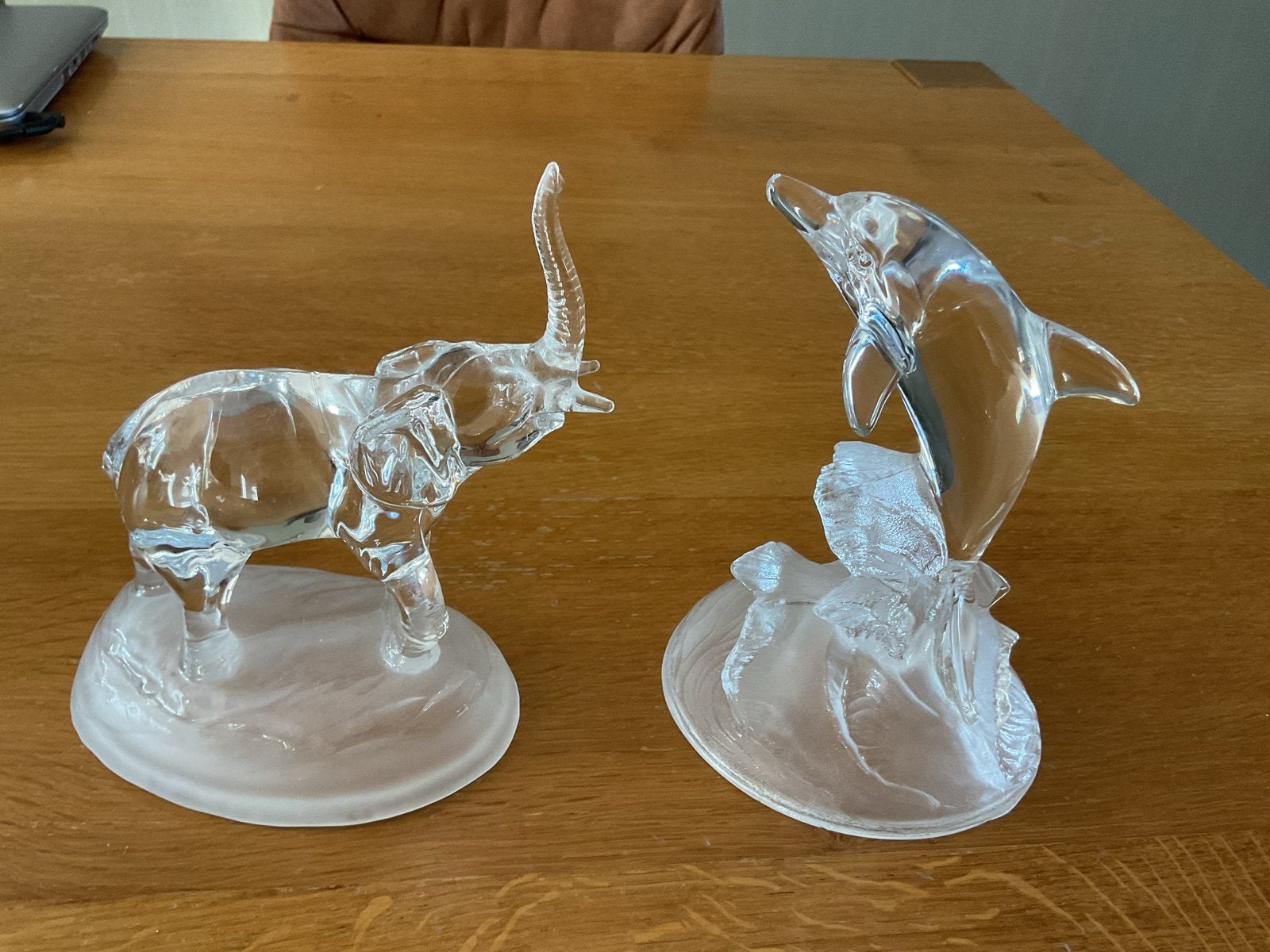 Glazen beeldjes: Olifant en Dolfijn, Ophalen of Verzenden, Zo goed als nieuw, Wild dier, Beeldje of Figuurtje