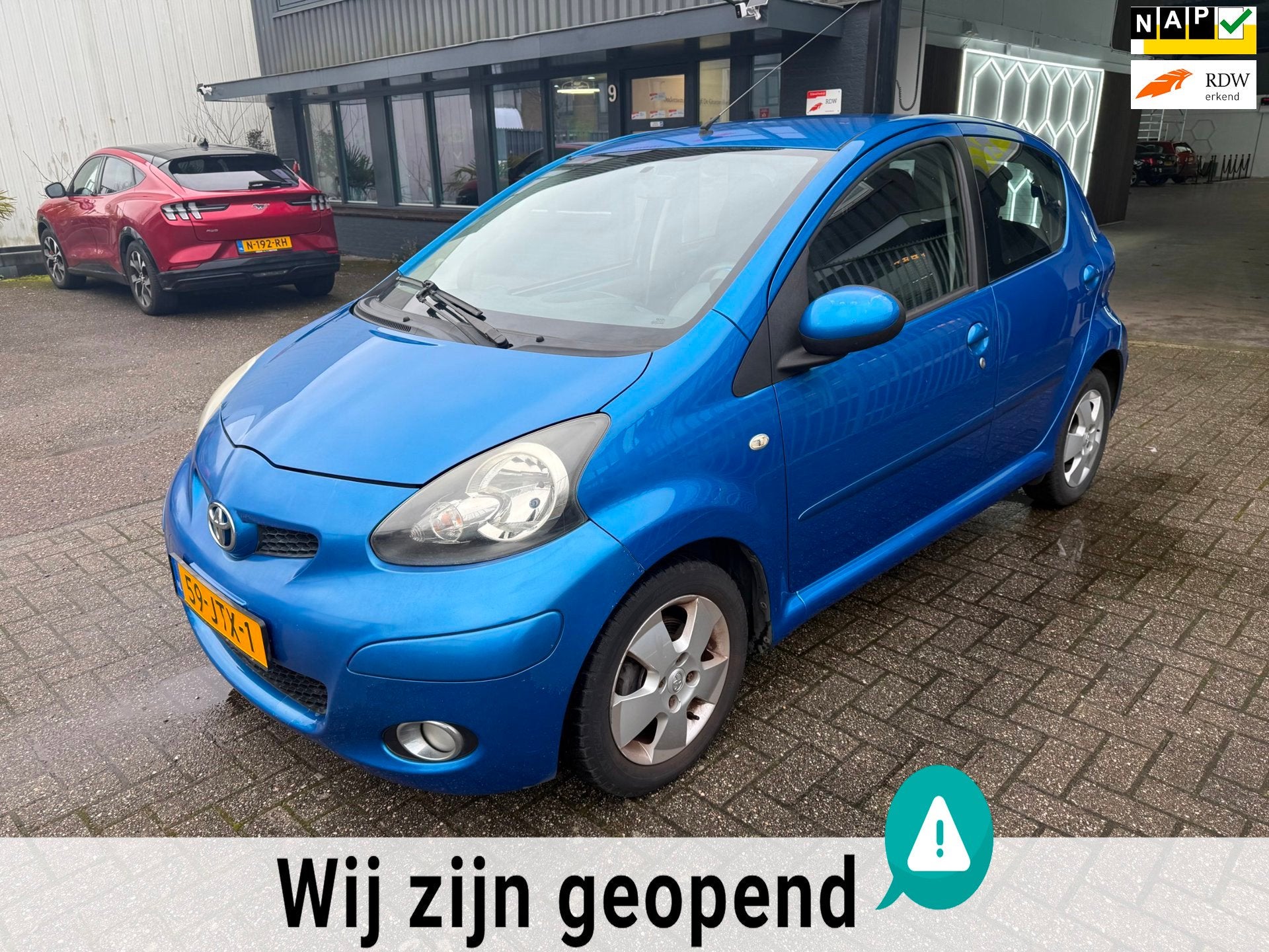 Toyota Aygo 1.0-12V Dynamic Blue met een nieuwe APK leverbaa, Voorwielaandrijving, Stof, Gebruikt, Zwart