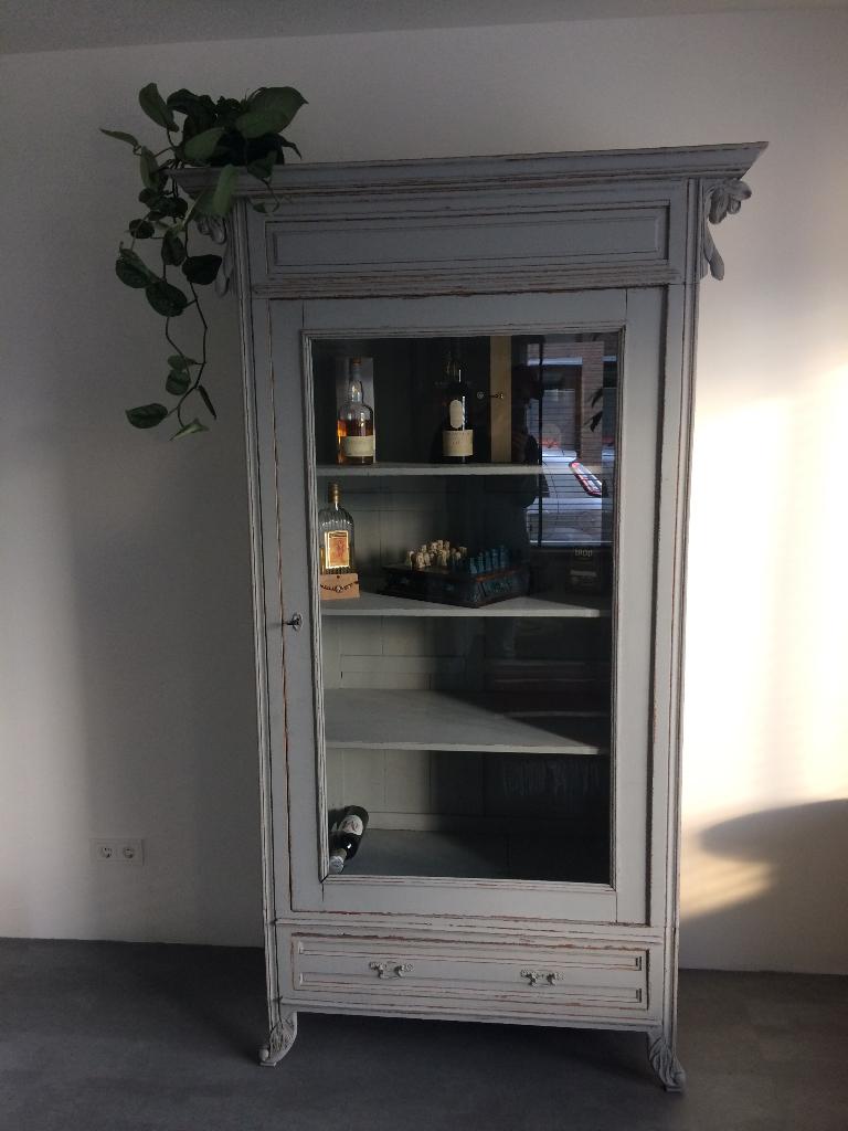 Moet nu weg! Sfeervolle vitrine - buffet kast met karakter, Ophalen, Met plank(en), Gebruikt, 100 tot 150 cm