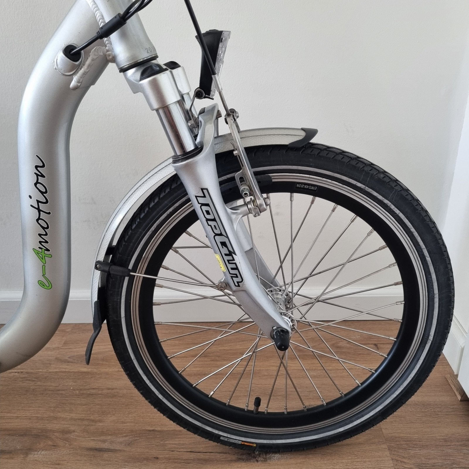 Foto 11 van 2x Z.G.A.N. E-4motion elektrische vouwfietsen (20inch)