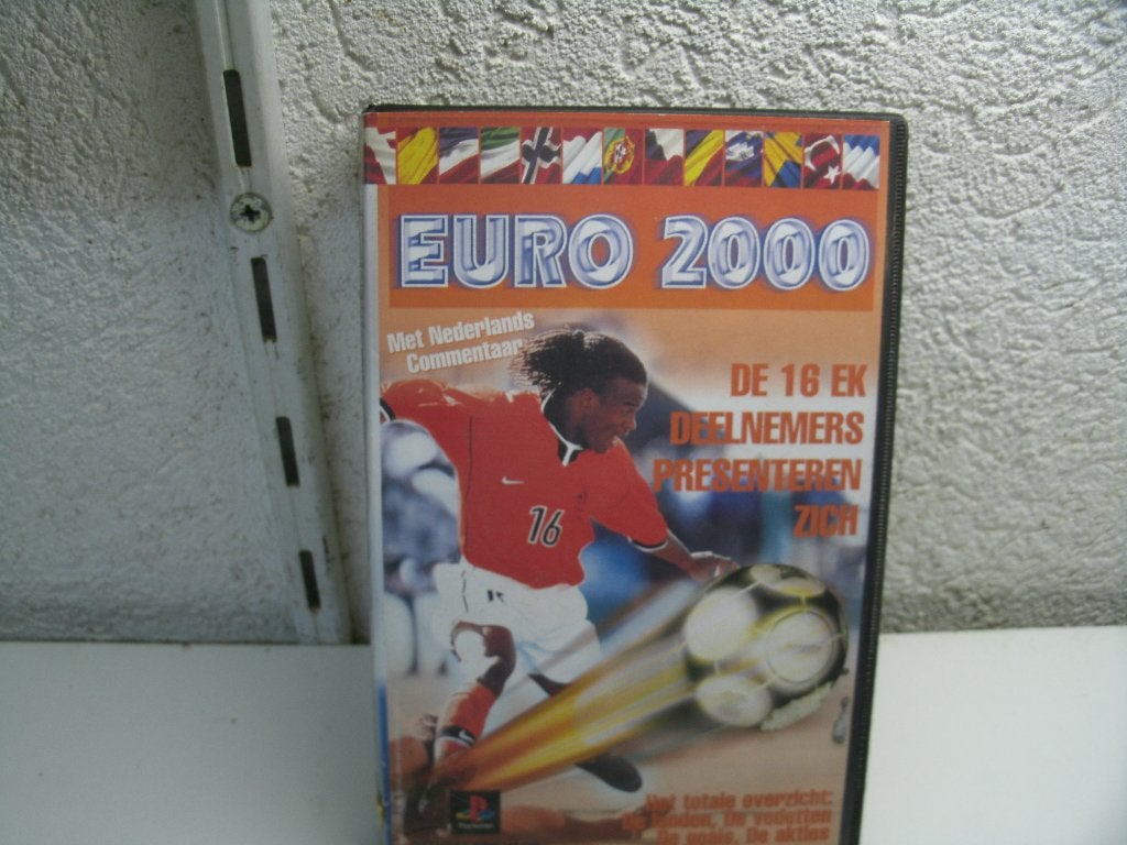 vhs 49a euro 2000 voet bal de 16 ek deelnemers, Cd's en Dvd's, VHS | Film, Vanaf 16 jaar, Ophalen of Verzenden, Zo goed als nieuw