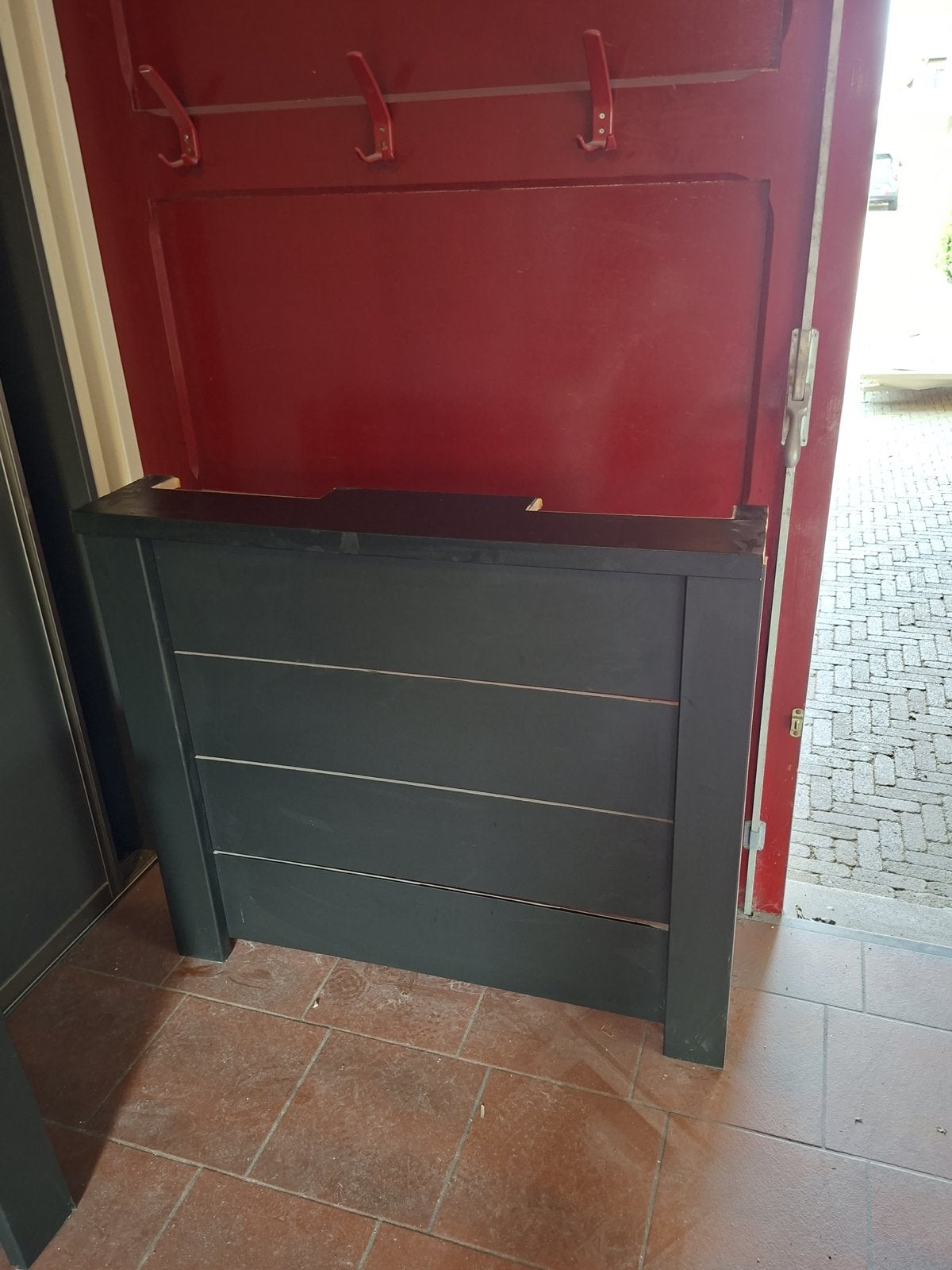 Zwarte radiatorombouw, Ophalen, Nieuw