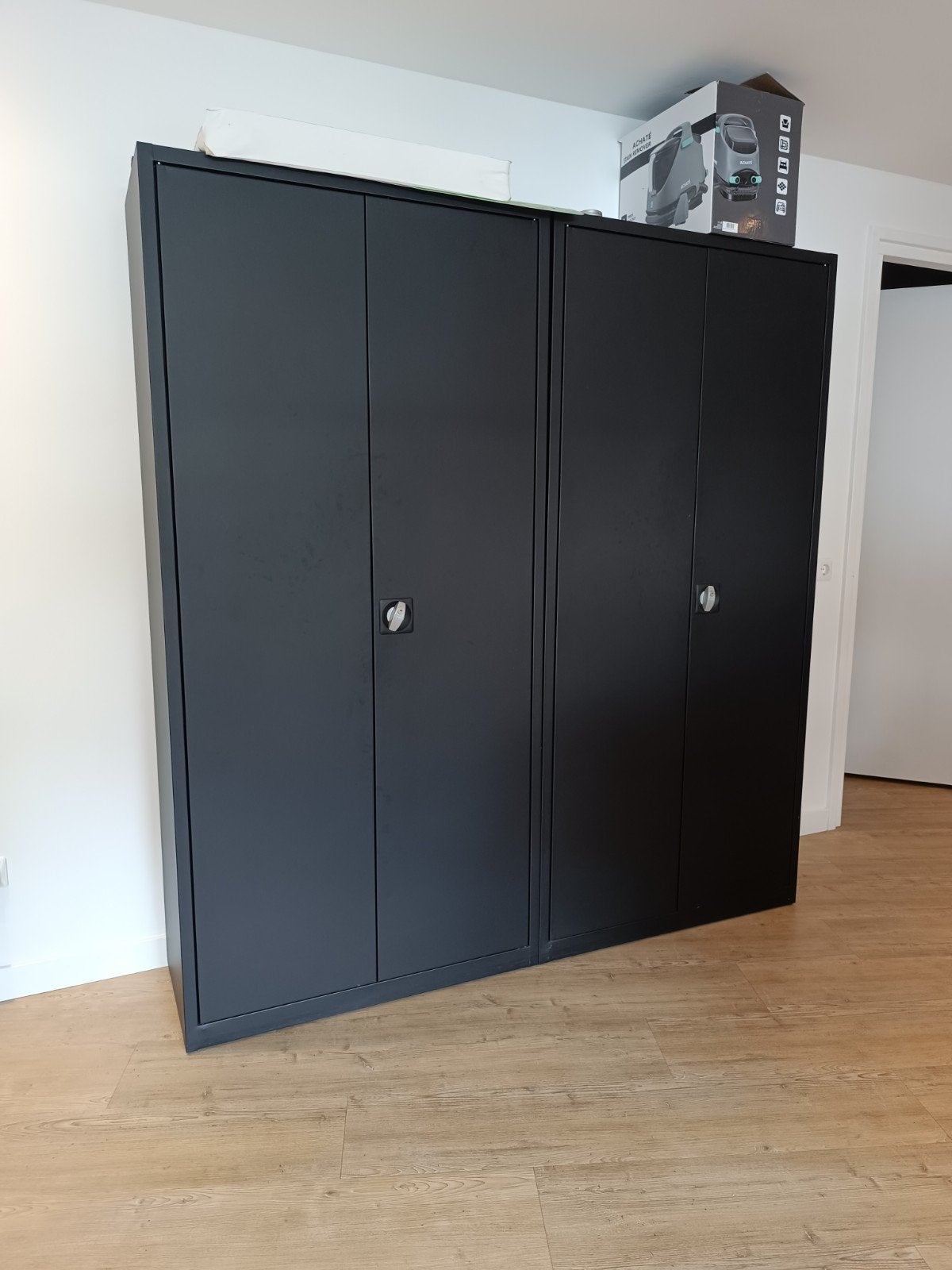 2x Povag Archiefkast Draaideur Zwart RAL 9005 - Z.G.A.N., Ophalen of Verzenden