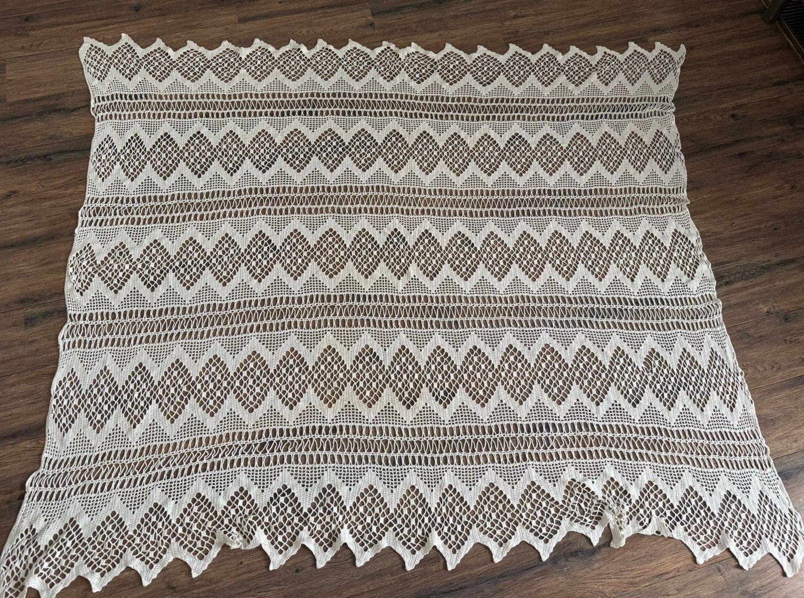 Romantische handgehaakte sprei XXL 180  190 cm, Ophalen of Verzenden, Zo goed als nieuw, 200 cm of meer, Crème