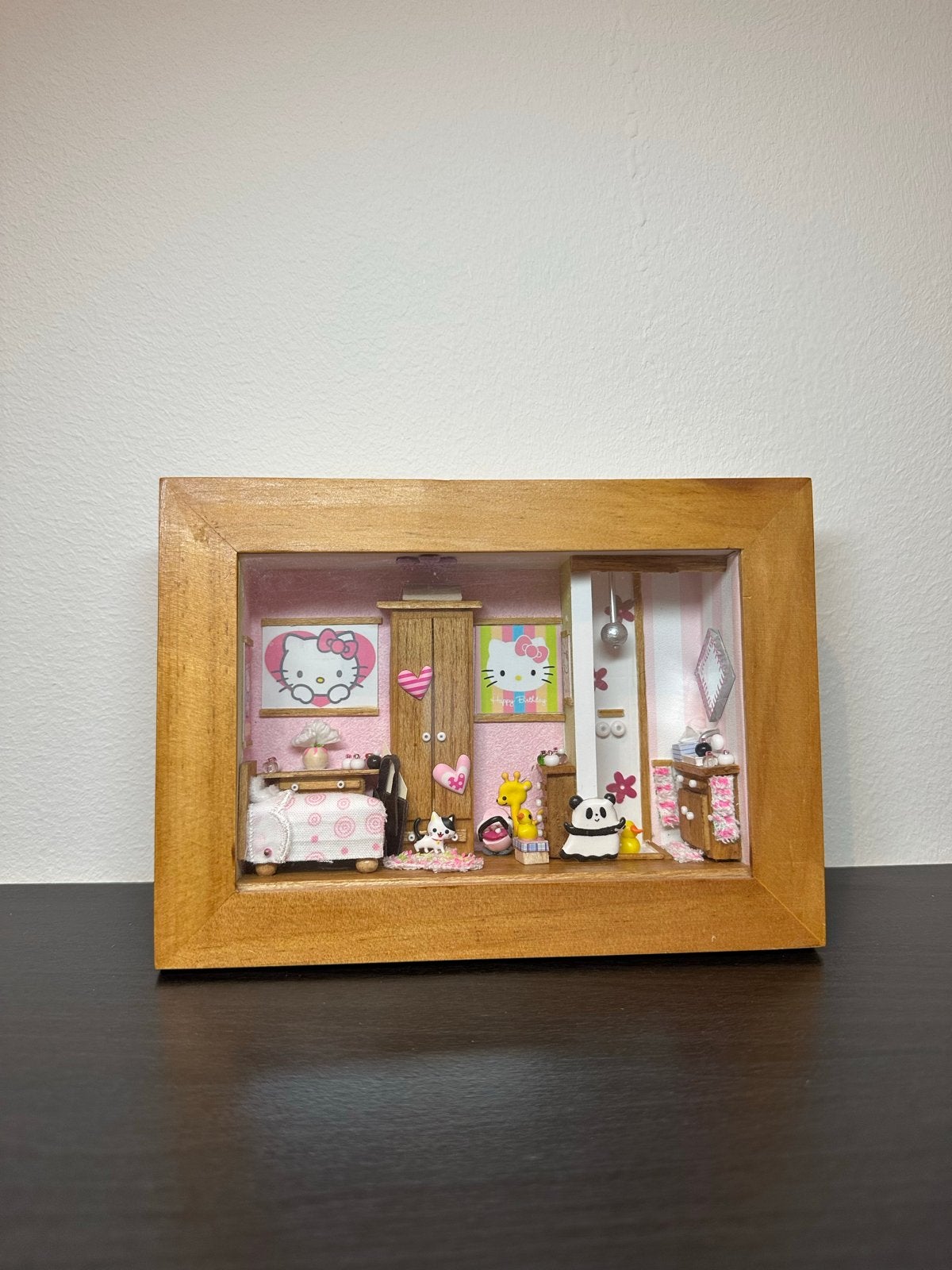 HELLO KITTY - 3D Vitrine Schilderij | Slaapkamer | Miniatuur, Ophalen of Verzenden, Zo goed als nieuw