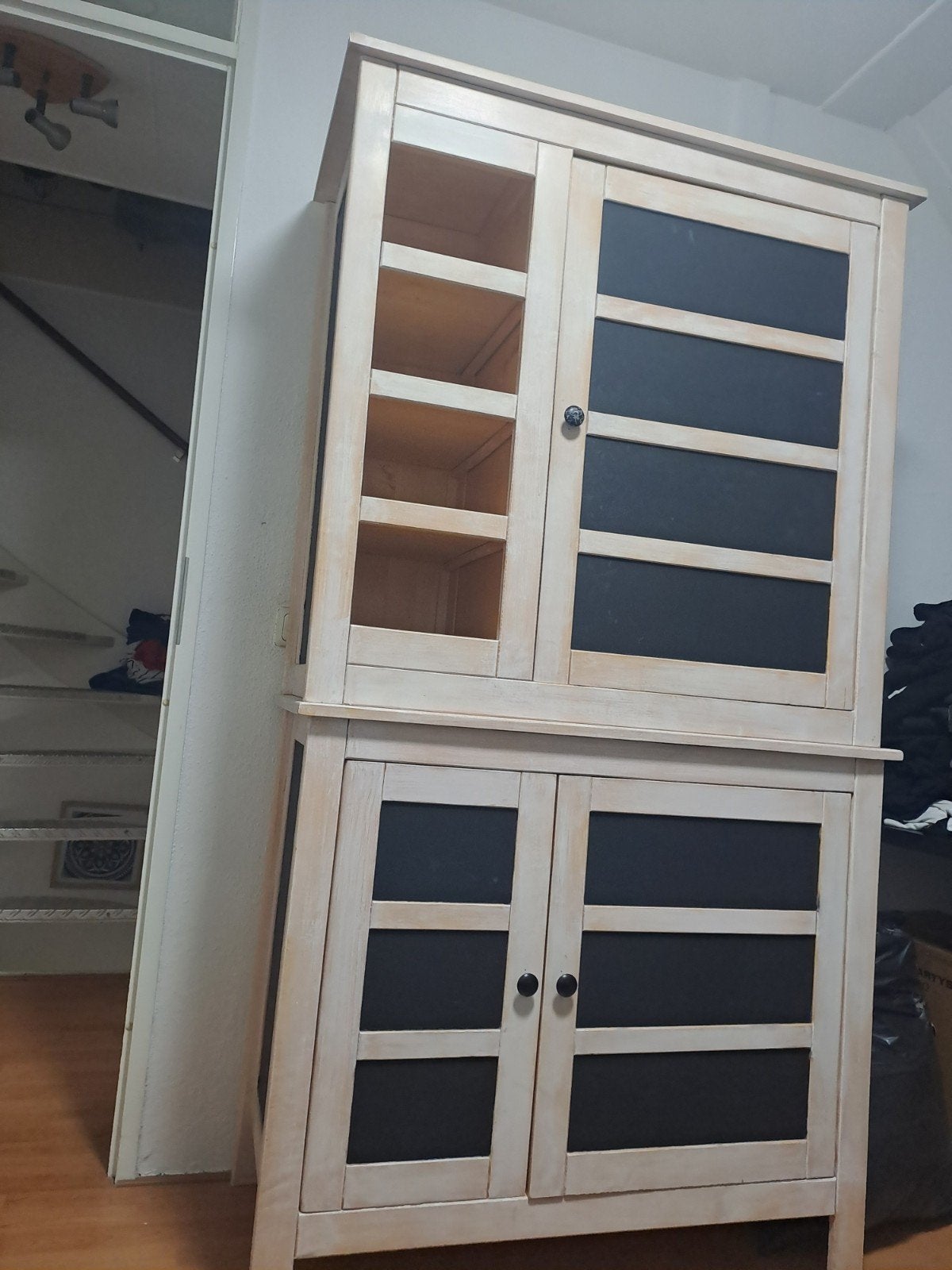 Gratis: Commode/Kast/TV-meubel echt hout!, Kinderen en Baby's, Kinderkamer | Commodes en Kasten, Ophalen, Gebruikt