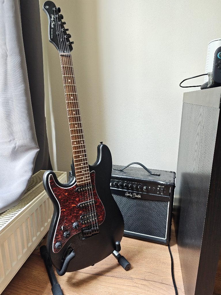 Left-handed electric guitar/linkshandige elektrische gitaar, Met versterker, Zo goed als nieuw, Solid body, Ophalen