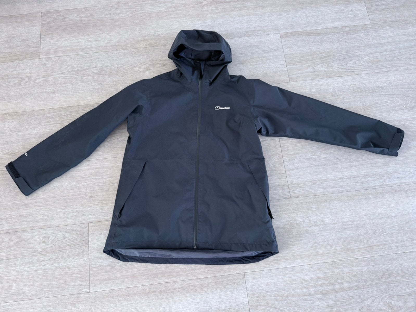 Berghaus Goretex hardshell, Ophalen, Zo goed als nieuw, Regenjas, Heren