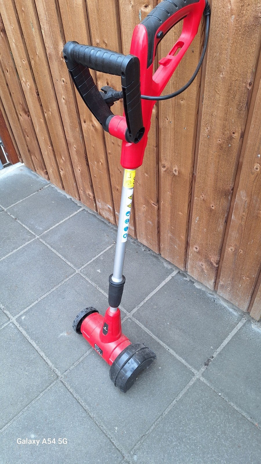 YATO Elektrische Onkruidborstel - Efficiënt en Krachtig, Tuin en Terras, Ophalen, Gebruikt, YATO, Minder dan 10 cm