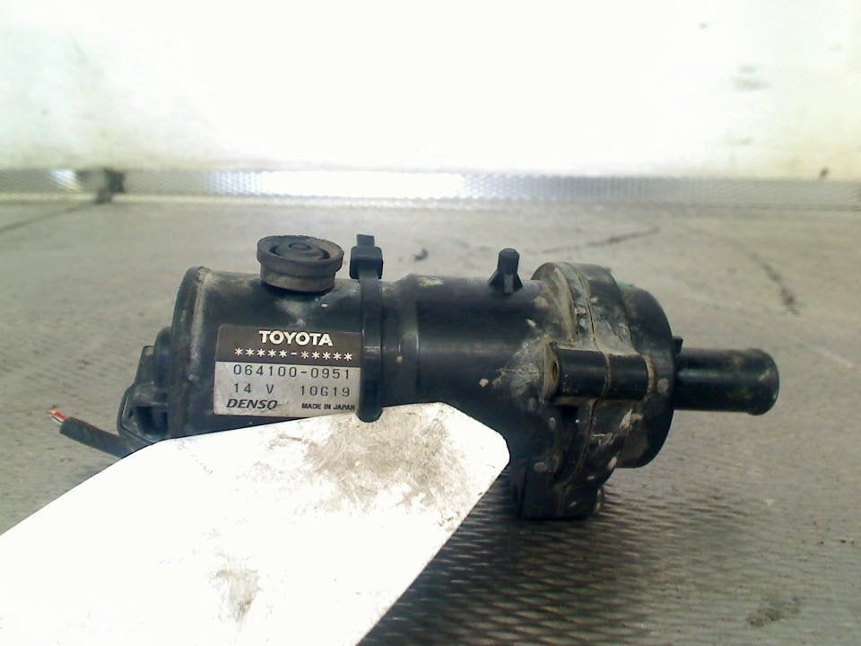 Extra Waterpomp Toyota Prius (NHW20) 2005 0641000951, Gebruikt, Kundenbetreuung@toyota.de, Toyota-Allee 2, Köln 50858, , Duitsland