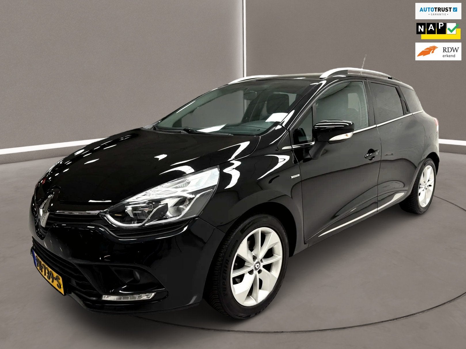 Renault Clio Estate 0.9 TCe Limited 90 Pk Airco Navi Pdc 145, Voorwielaandrijving, 898 cc, Gebruikt, Euro 6