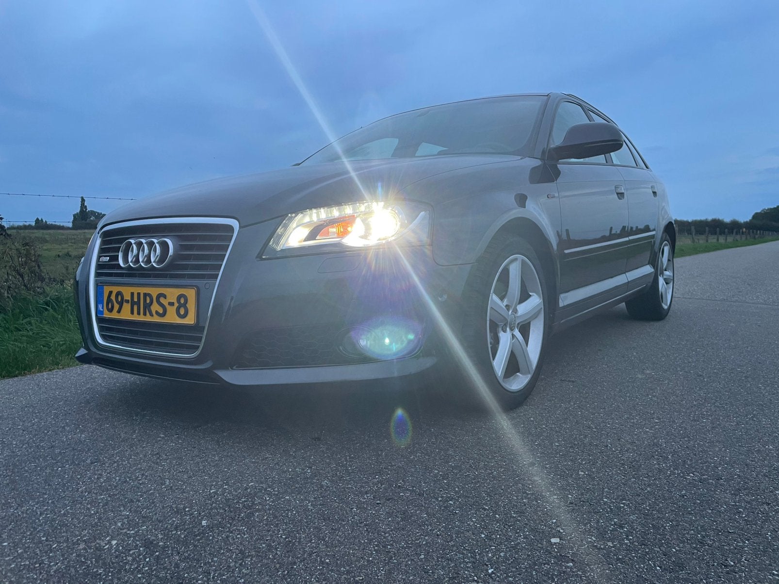 Foto 2 van AUDI A3 Sportback 1.8 TFSI automaat | PANO | leer | TREKHAAK