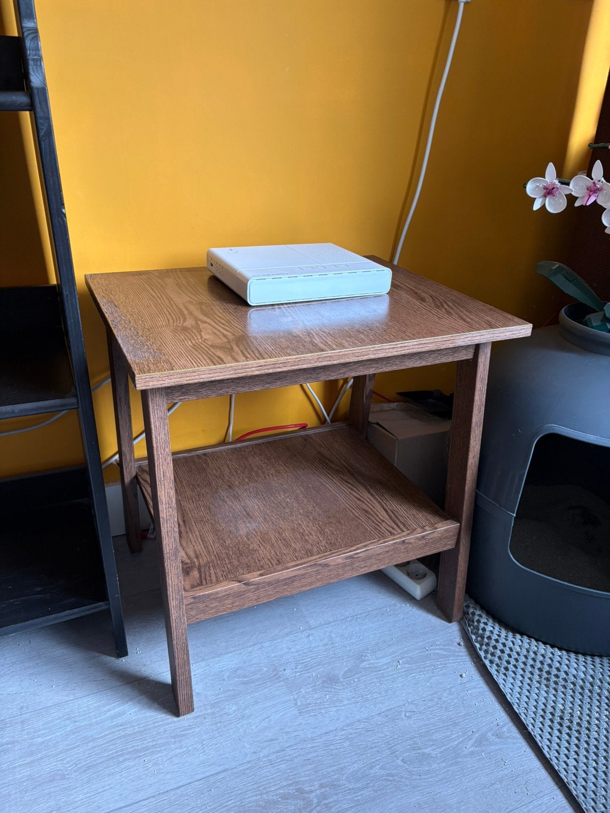 Bijzettafeltje Lunnarp van IKEA, Huis en Inrichting, 55 tot 75 cm, Zo goed als nieuw, Rechthoekig, Hout