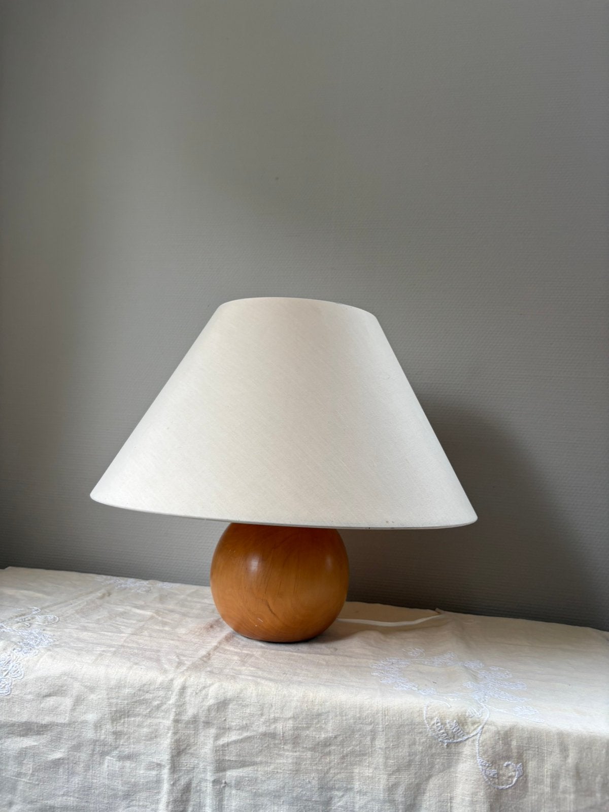 Vintage houten bollamp | jaren80 | tafellamp, Huis en Inrichting, Lampen | Tafellampen, 38 cm, Met schakelaar, Bruin, Textiel