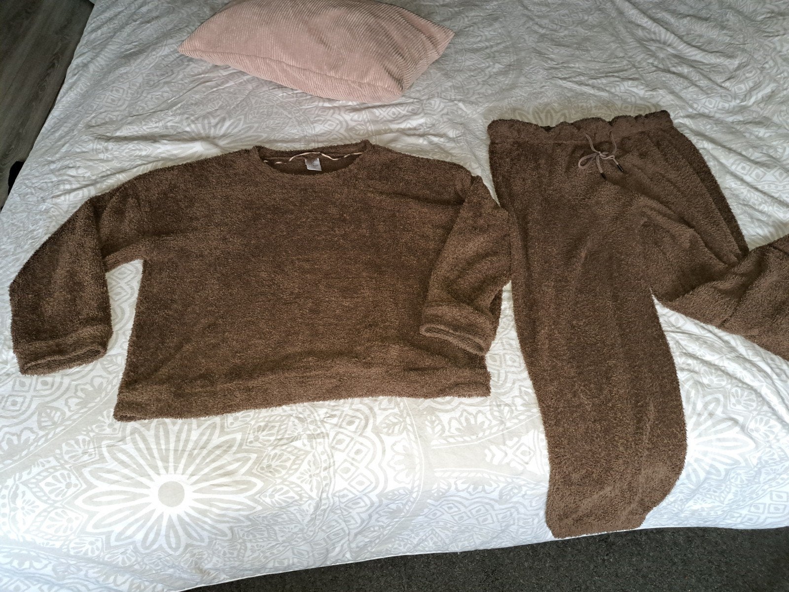 Comfortabele bruine loungewear set (XL), Pescara Bodywear, Ophalen of Verzenden, Gedragen, Maat 46/48 (XL) of groter