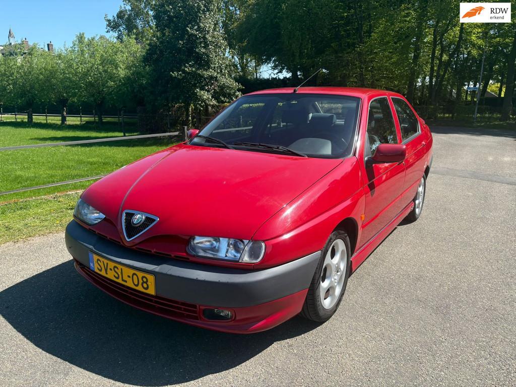 Alfa Romeo 146 1.4-16V T.Spark L Junior, Gebruikt, 4 cilinders, Origineel Nederlands, Handgeschakeld