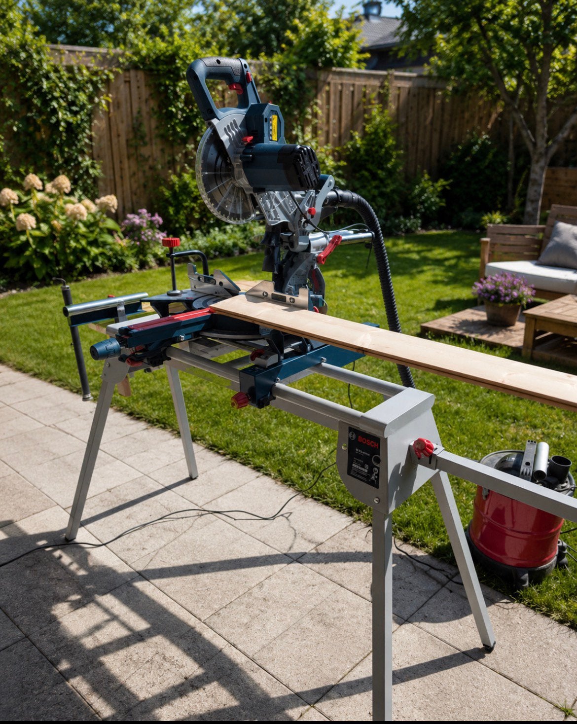Bosch GCM 8 SJL Afkortzaag met GTA2600 onderstel, Ophalen, 70 mm of meer, Zo goed als nieuw, Afkortzaag