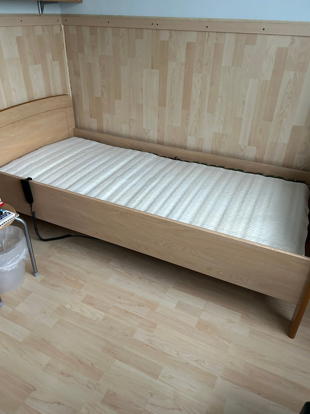 1 persoons elektrische  bed 90x200, Ophalen, Gebruikt, 90 cm, Hout