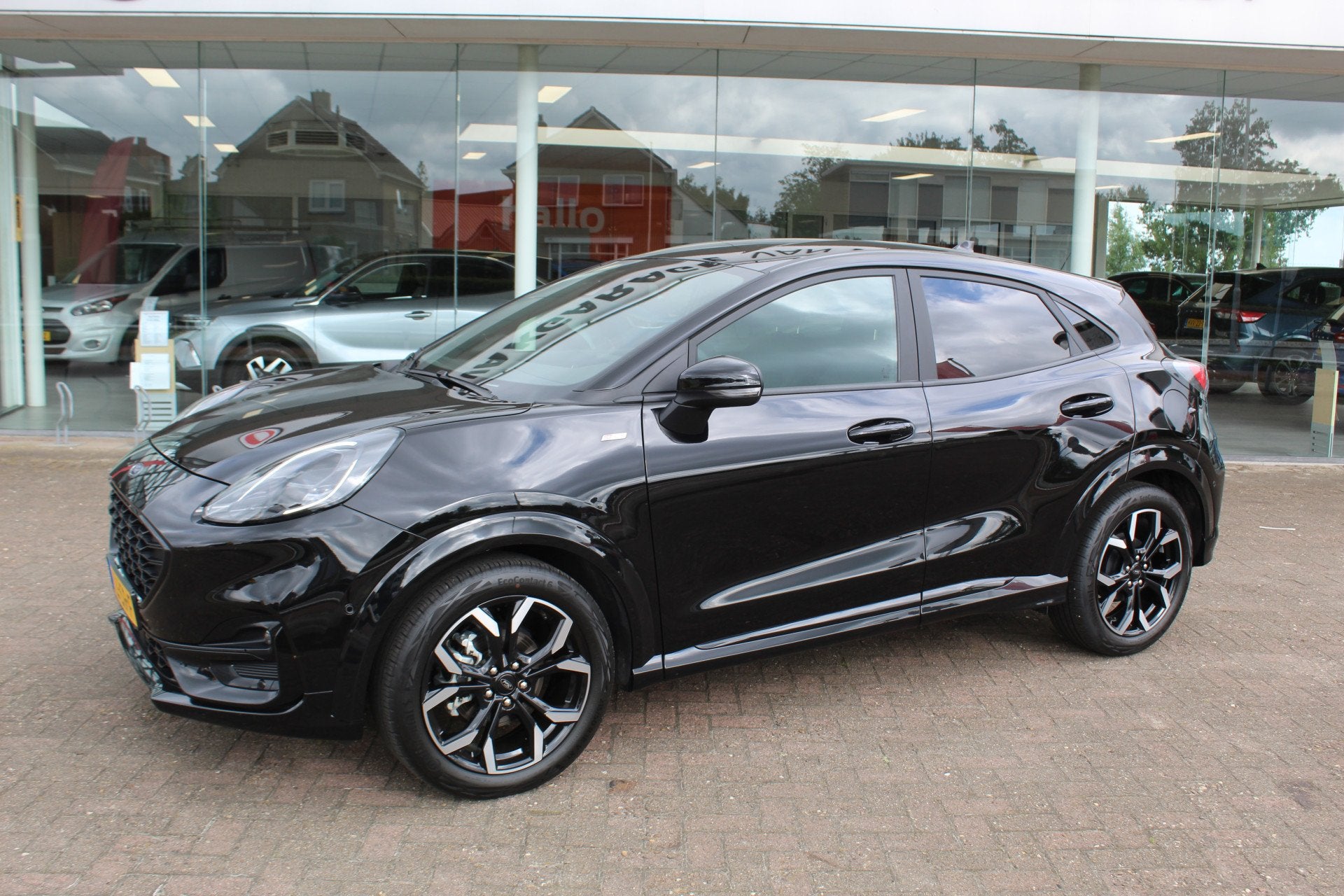 Ford Puma 1.0-125pk EcoBoost Hybrid ST-Line X. April 2024 !, Auto's, Voorwielaandrijving, 12 maanden, Zwart, Leder en Stof