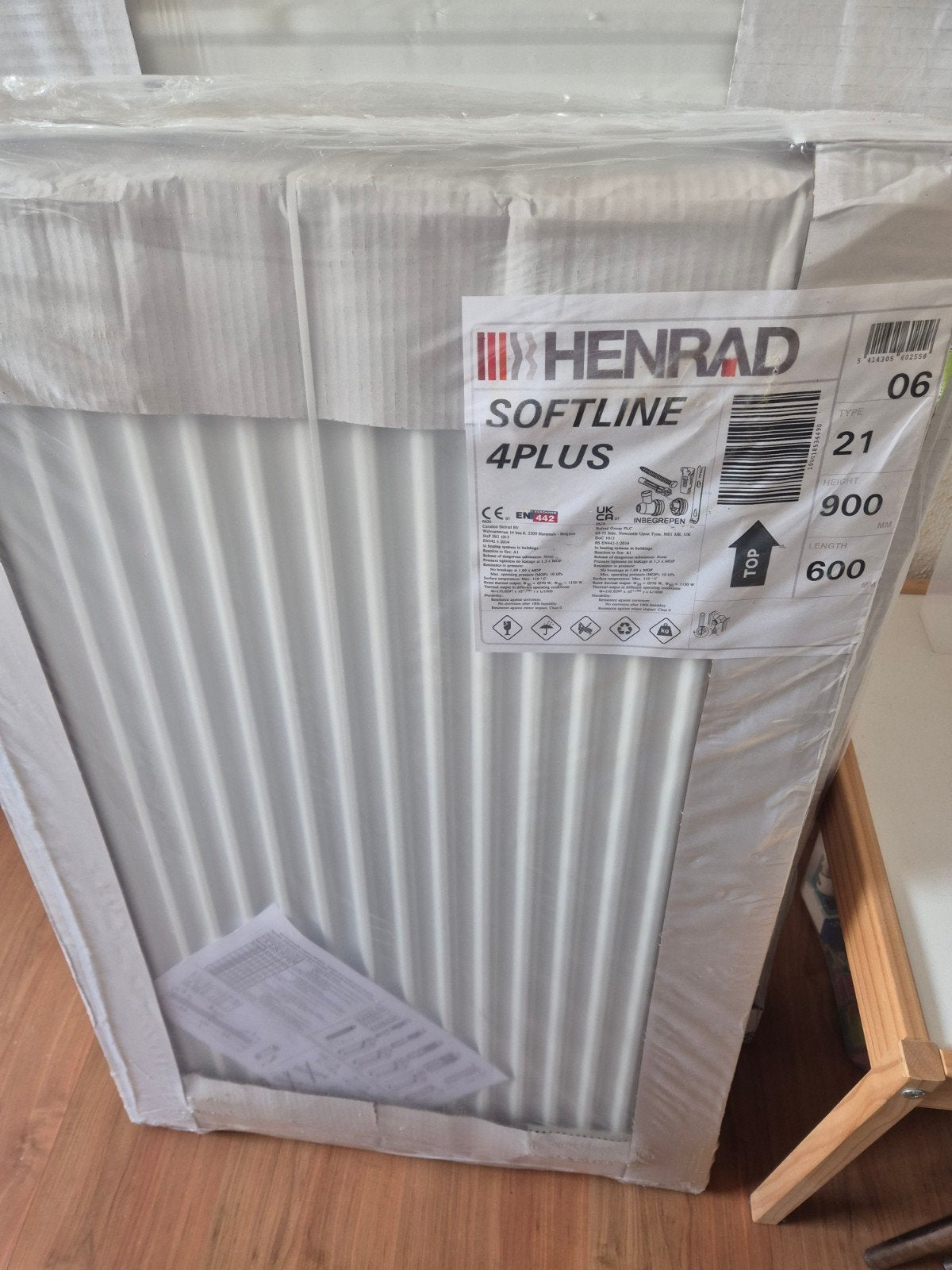 Nieuwe Henrad Softline 4PLUS Radiator (900x600mm), Radiator, Nieuw, Ophalen of Verzenden, 60 tot 150 cm