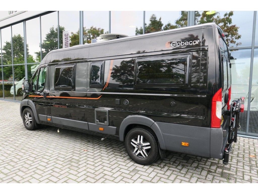 Foto 5 van Pössl Globecar 640 CAMP ENKELE BED+TREKH+BLACK ED