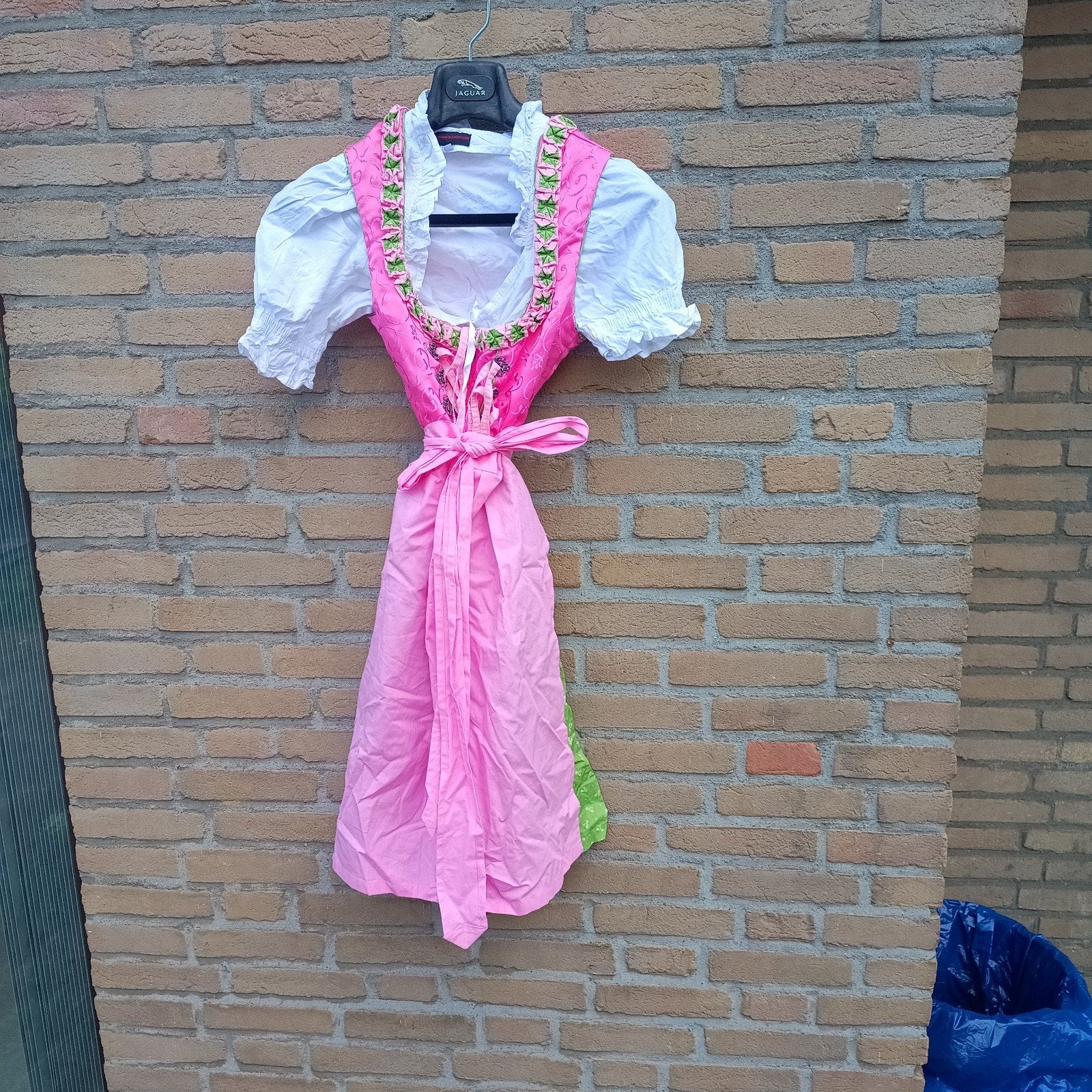 Dirndl 38 set jurk blouse schortje Karnebalswierts, Kleding | Dames, Maat 38/40 (M), Ophalen of Verzenden, Karnebalswierts, Overige thema's