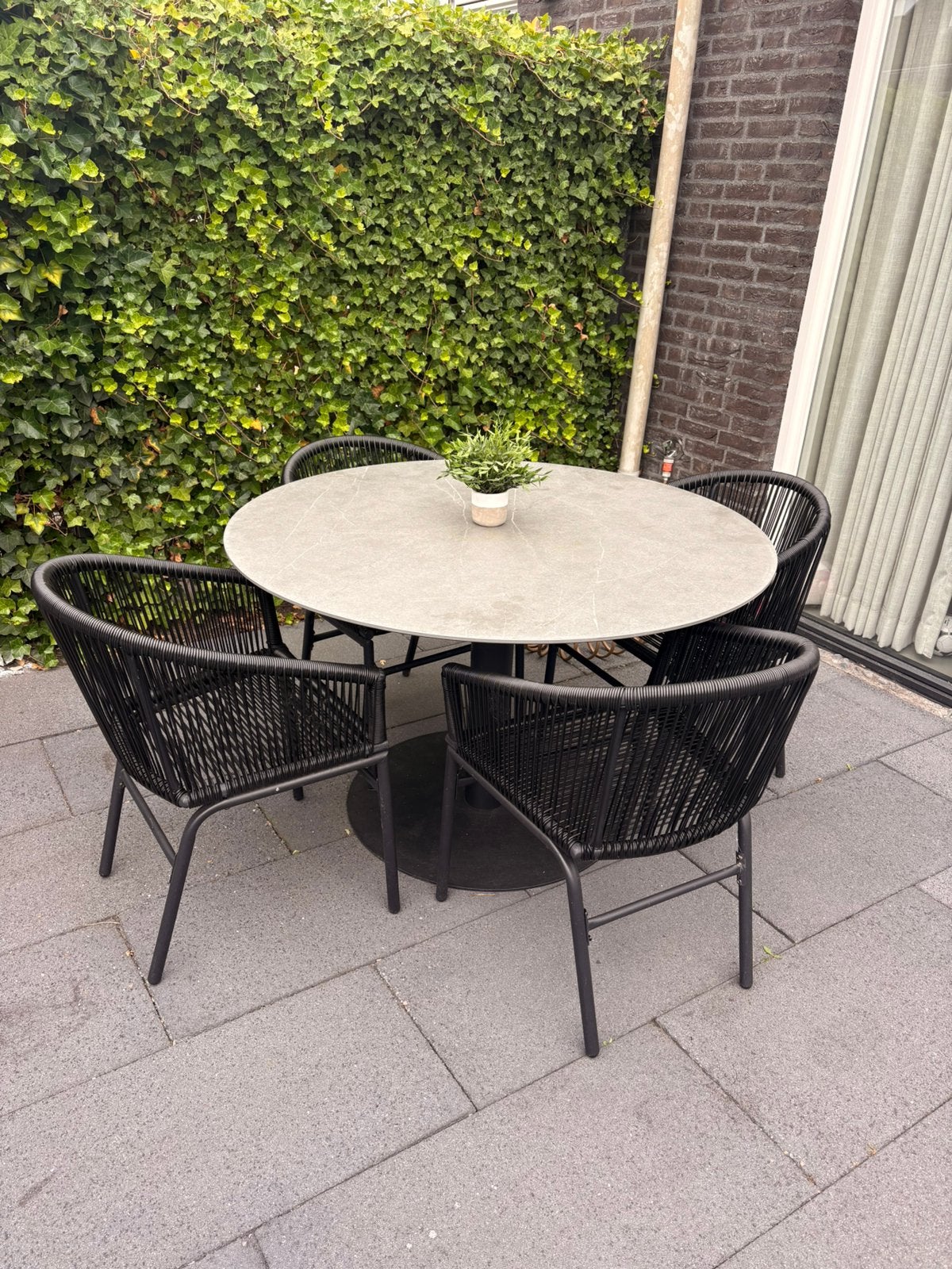 4 stijlvolle zwarte tuinstoelen | Zeer nette staat, Tuin en Terras, Ophalen, 4 zitplaatsen, Gebruikt, Eettafel