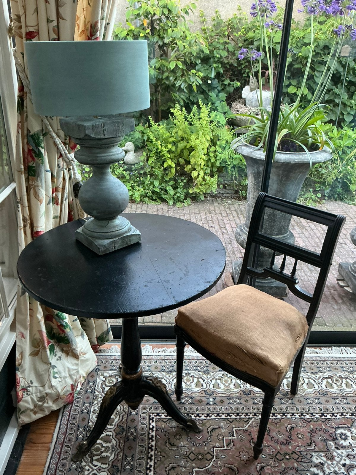 Antieke Franse bijzet tafel met antiek stoeltje, Ophalen