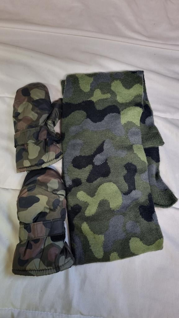 Hema winterset camouflage sjaal met wanten, Kinderen en Baby's, Gebruikt, Setje, Jongen of Meisje, Ophalen of Verzenden