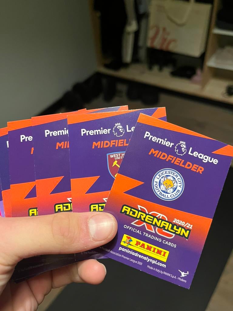 Premier league 2020/21 Panini trading cards, Eén persoon