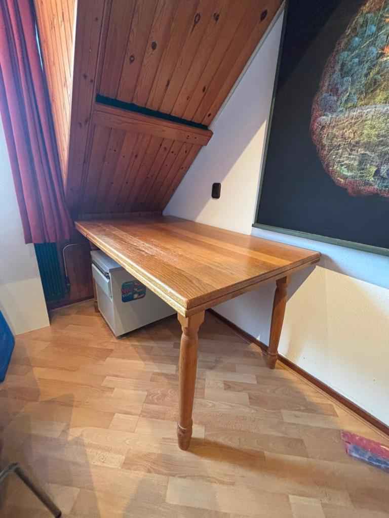 Degelijke eikenhouten eettafel, Ophalen