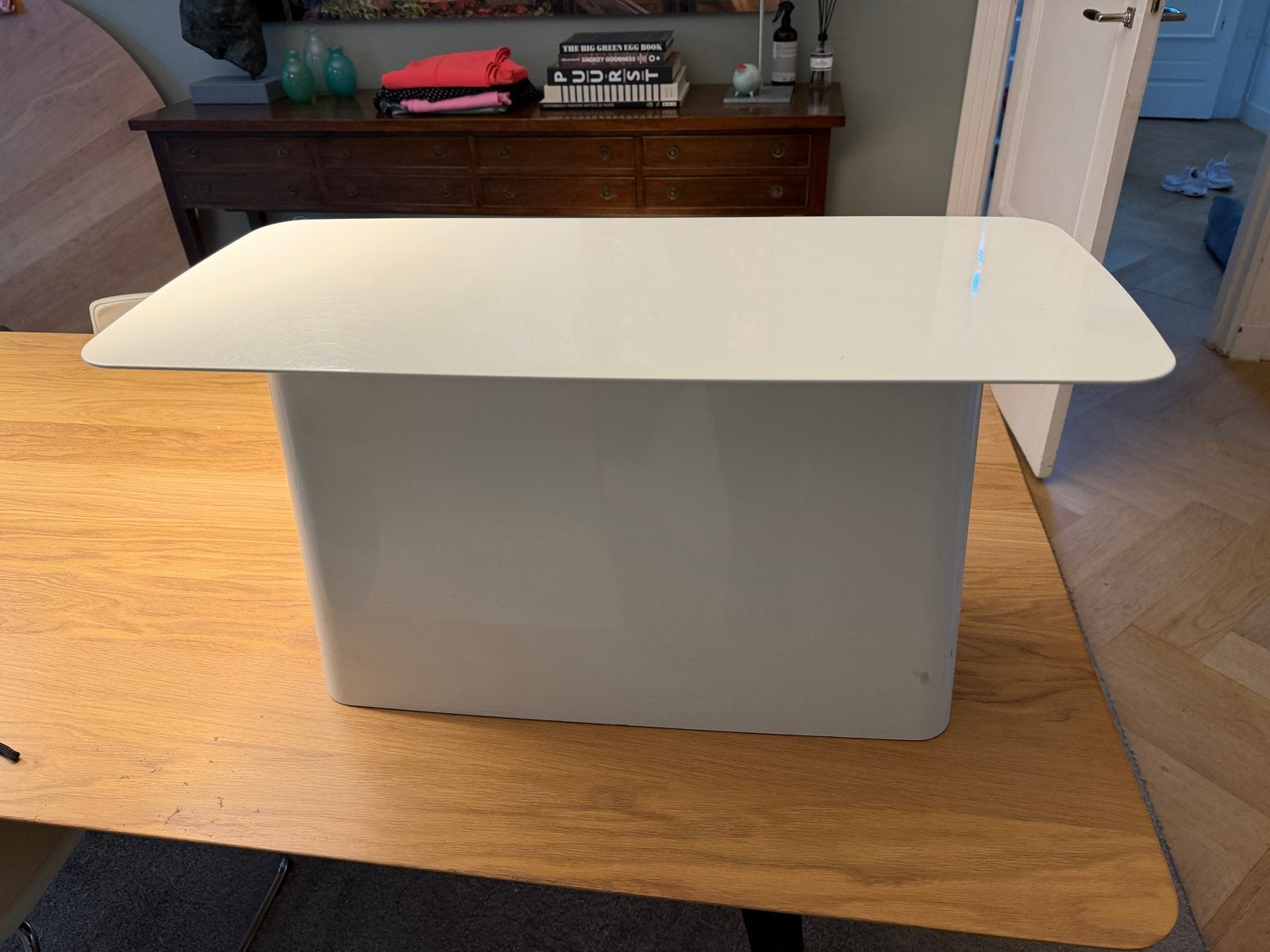 Vitra Metal Side Table Wit - Bijzettafel, Minder dan 45 cm, Metaal of Aluminium, Zo goed als nieuw, Rechthoekig