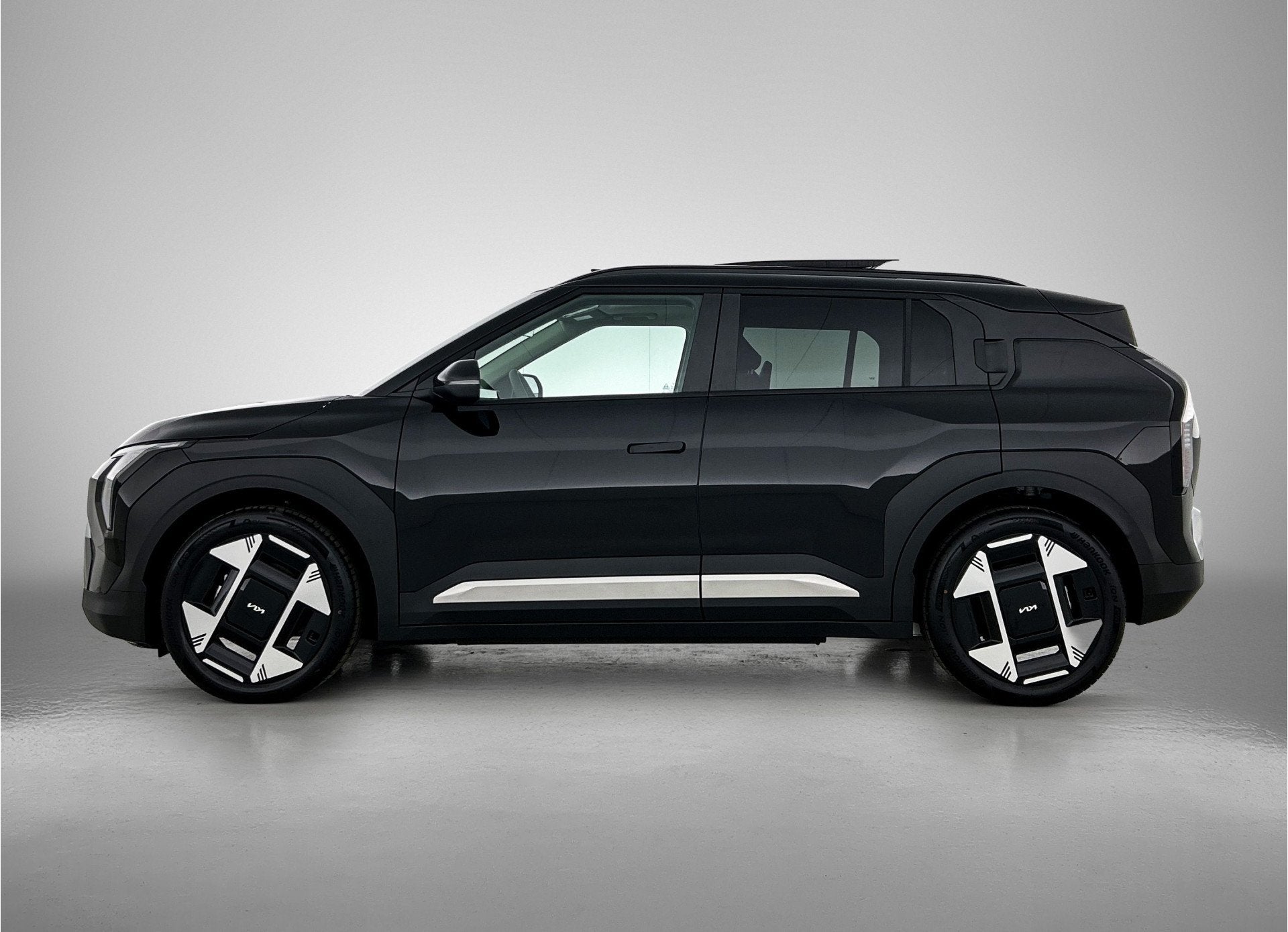 Kia EV3 Plus Advanced 81.4 kWh *VOORRAADVOORDEEL* Snel lever, Auto's, Kia, 510 min, Zwart, 33 min, Zwart