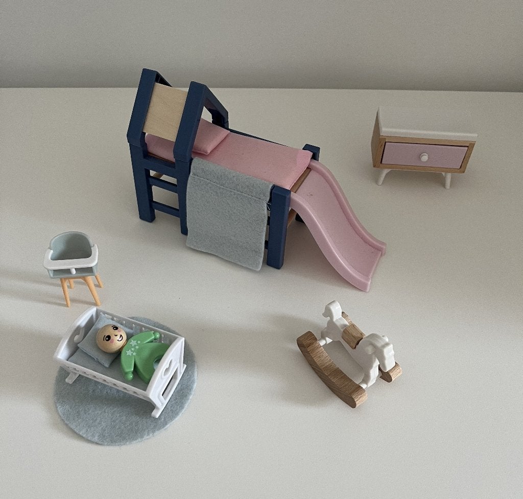Kinderkamer meubeltjes voor poppenhuis, Ophalen, Zo goed als nieuw, Poppenhuis
