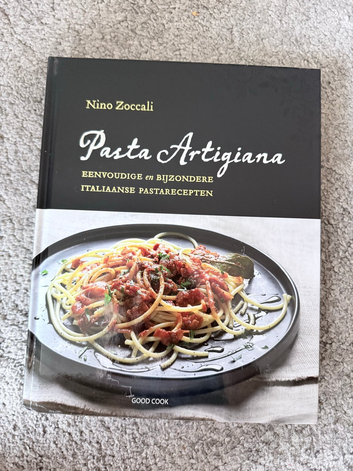 Pasta Artigiana: Eenvoudige en Bijzondere Italiaanse Pastare, Ophalen of Verzenden, Zo goed als nieuw, Italië, Hoofdgerechten