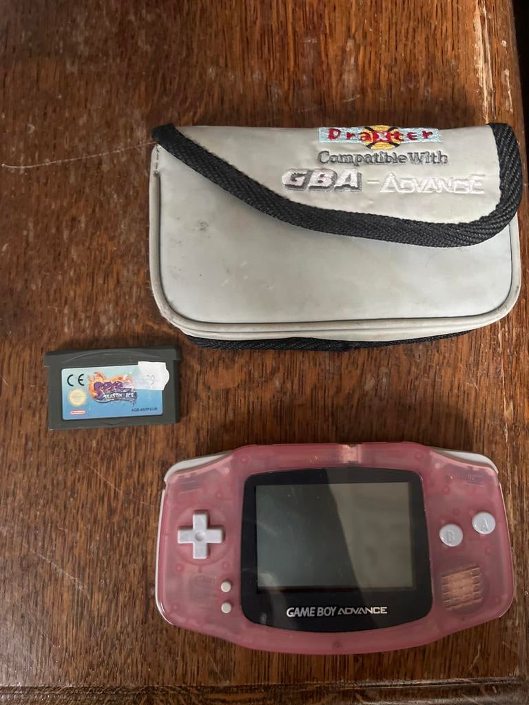 Defecte Game Boy Advance met spel en hoesje, 1 speler, Ophalen of Verzenden, Niet werkend, Vanaf 3 jaar