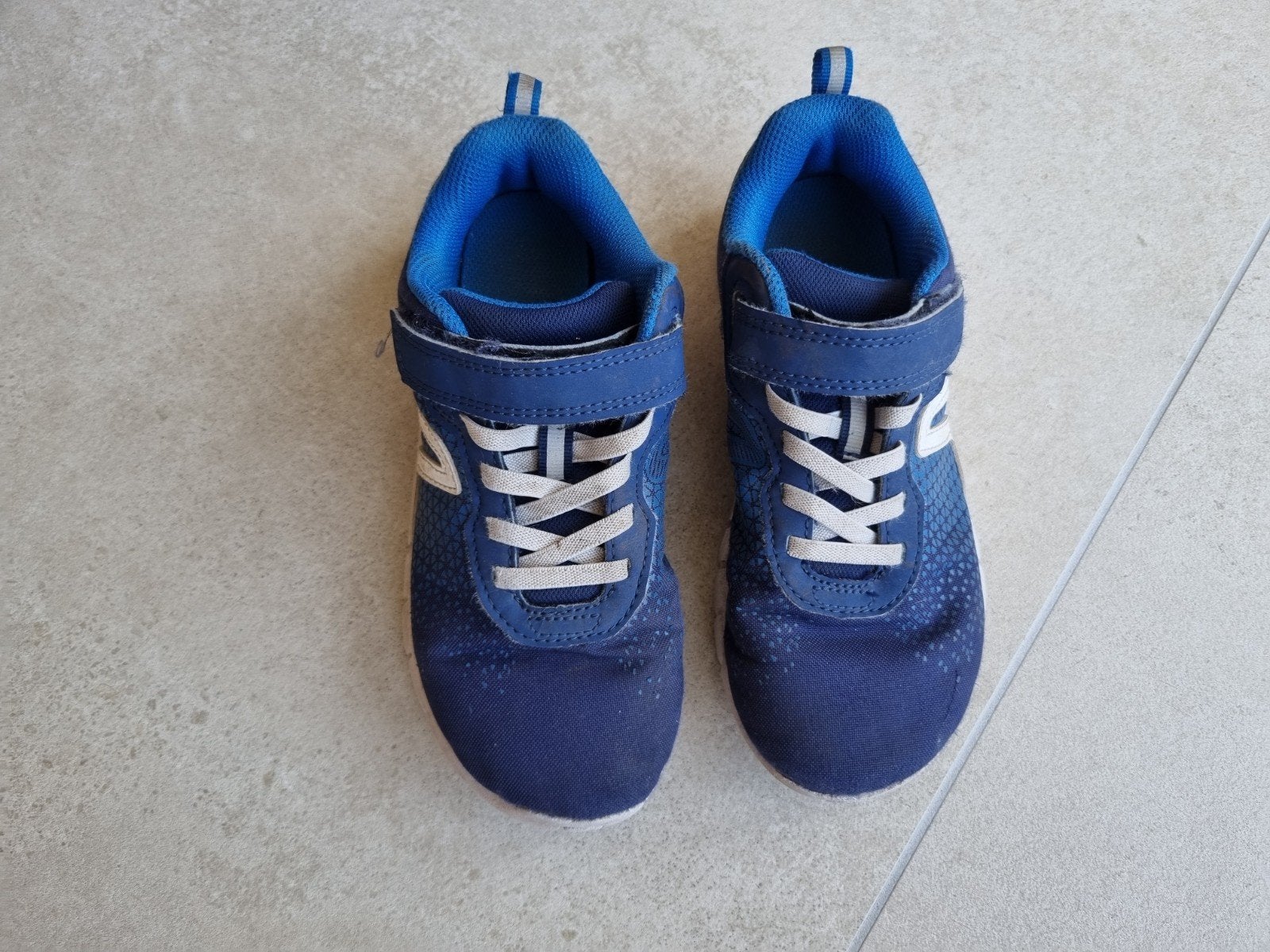 Gratis schoenen/ gympen maat 33, Ophalen, Gebruikt, Schoenen