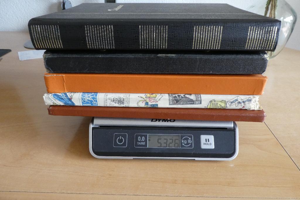 RM-12 : 5 stockboeken diverse landen en iets vogels., Verzenden, Buitenland