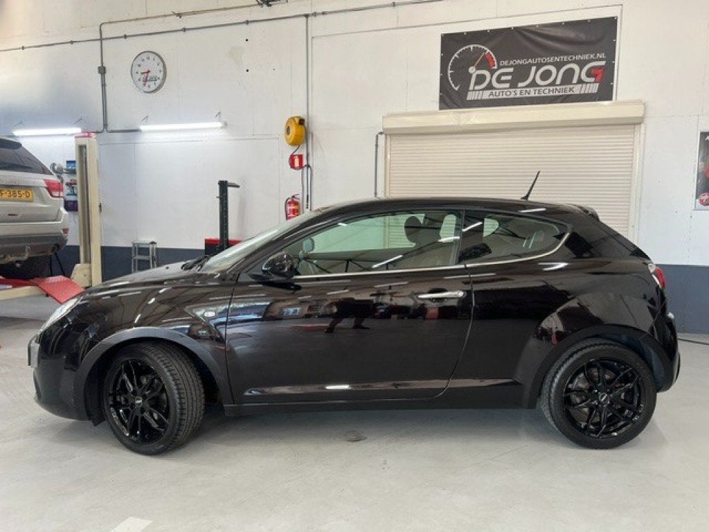 Alfa romeo MITO 1.4 DISTINCTIVE, Airco, Carplay, Nieuwe velg, Voorwielaandrijving, Euro 5, Gebruikt, 4 cilinders