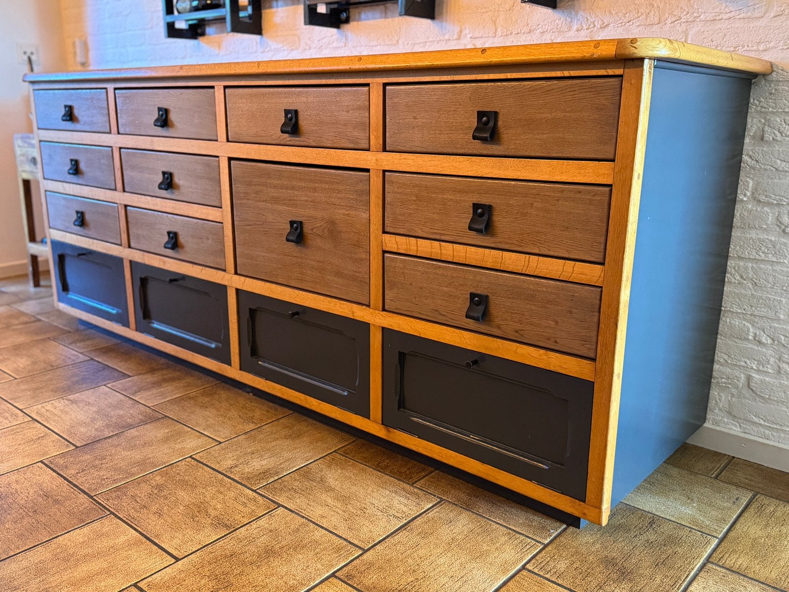 Prachtig antiek dressoir, toonbank, 5 laden of meer, Ophalen of Verzenden, Zo goed als nieuw, 200 cm of meer