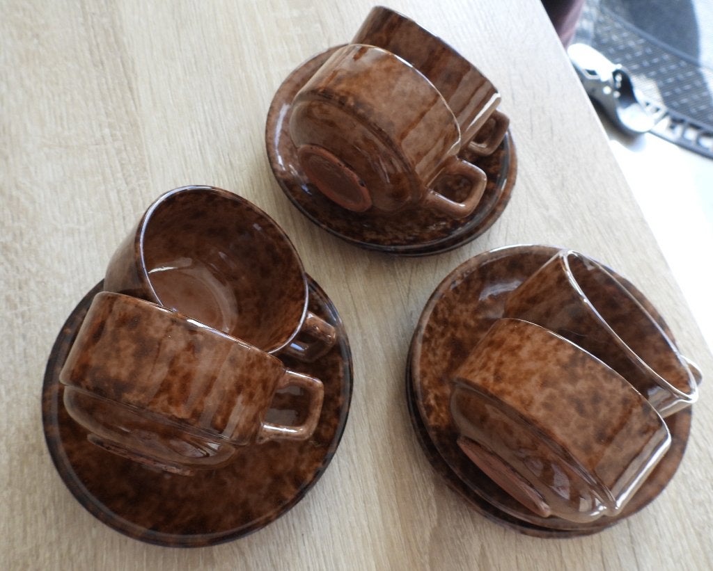 6 Vintage kop en schotels bruin/beige, Huis en Inrichting, Vintage, Ophalen of Verzenden, Zo goed als nieuw, Kop(pen) en/of Schotel(s)