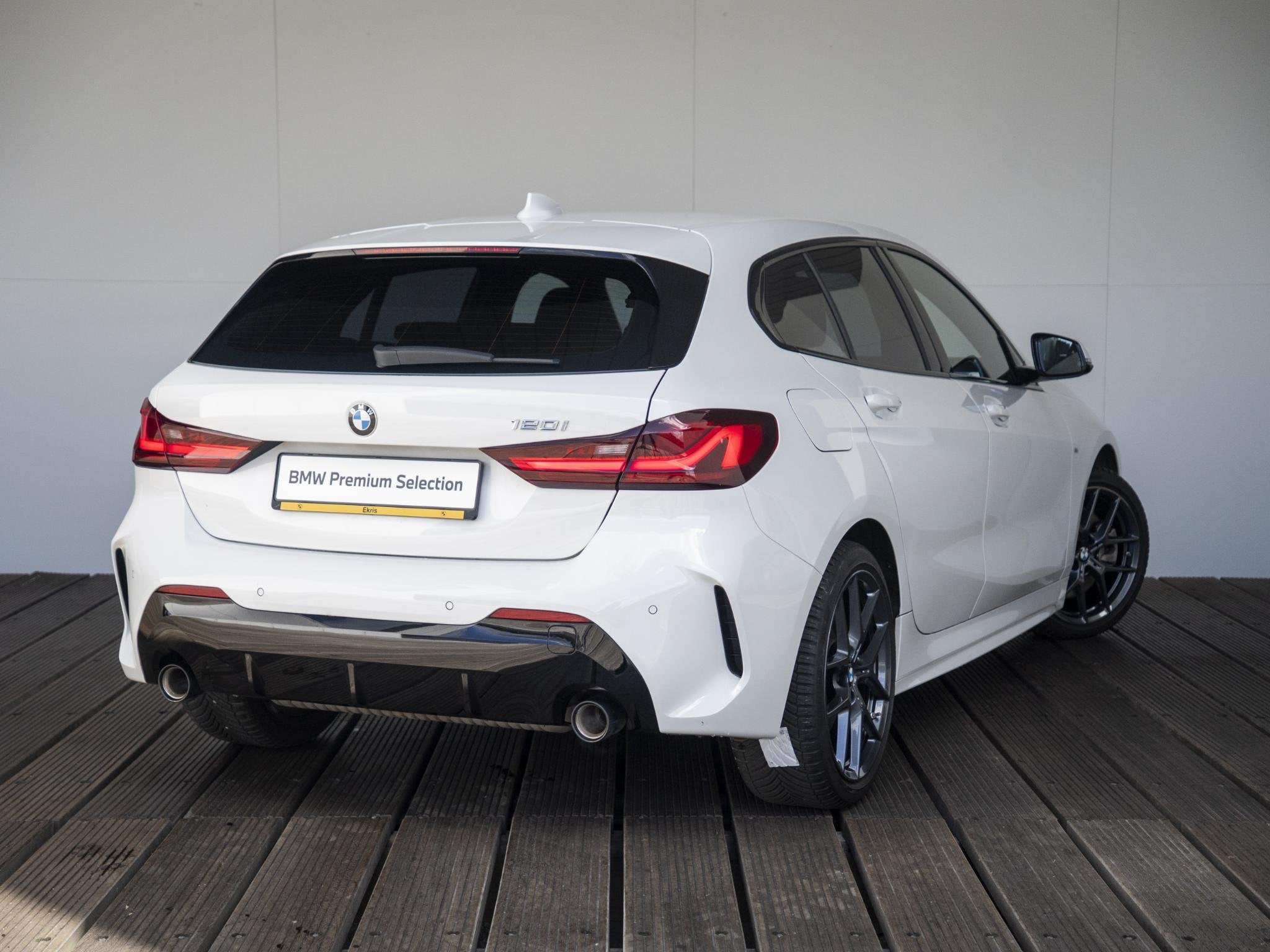 BMW 1 Serie 120i | M Sport | Innovation Pack | Head-Up Displ, Auto's, 1998 cc, 730 kg, Gebruikt, 4 cilinders