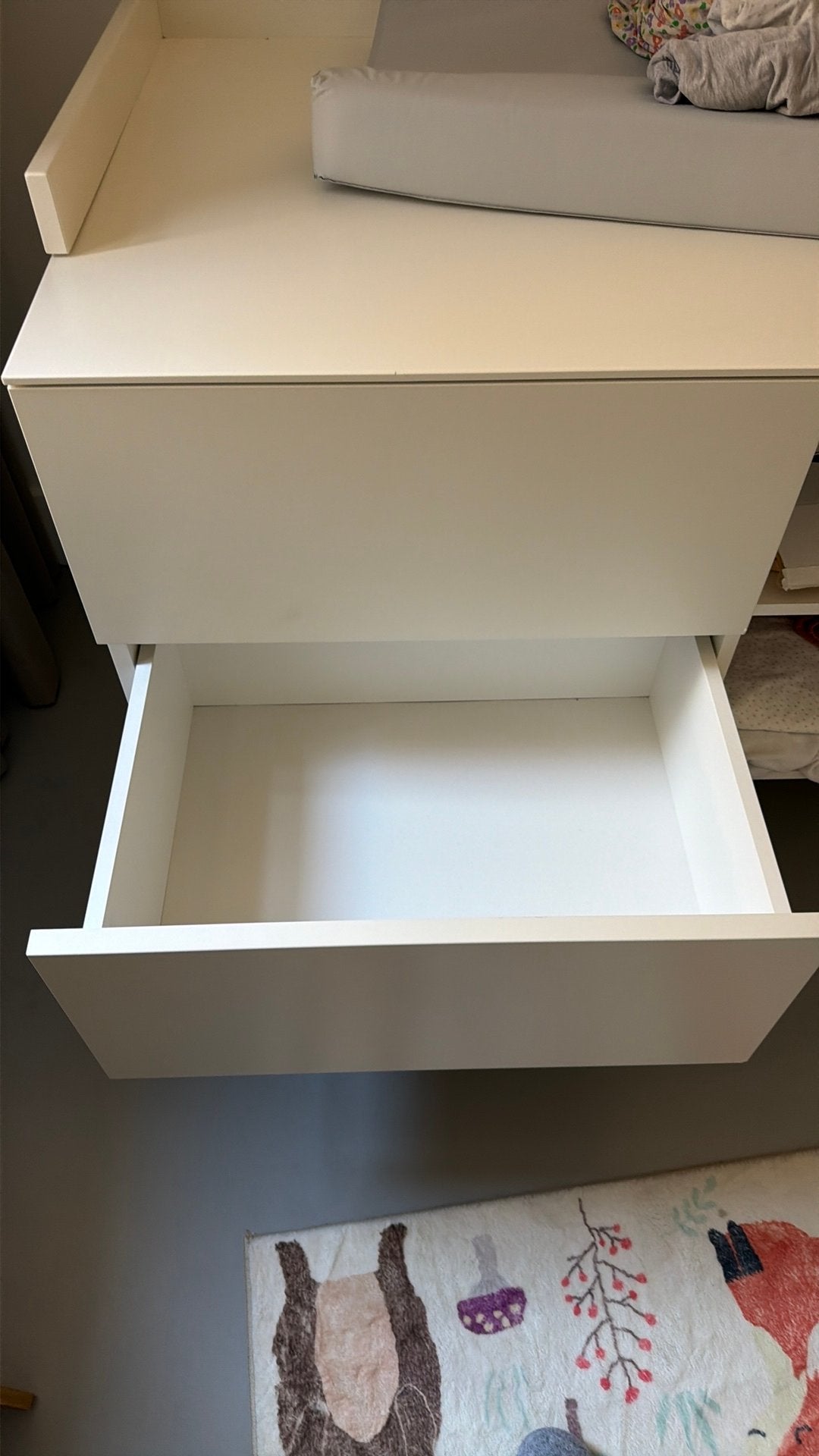 Foto 4 van Kidsmill commode wit met bladvergroter